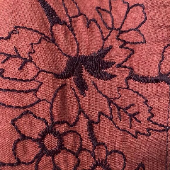 Axcess  by Liz Claiborne plum color embroidered cotton gored skirt 14 - Picture 2 of 10